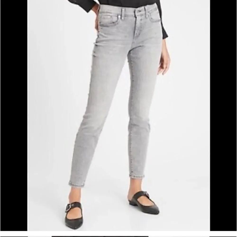 Banana Republic Premium Denim Skinny Gray Wash Five Pocket Jeans Size 27